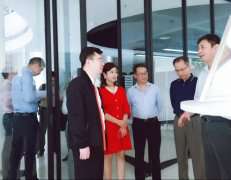 广东省工业和信息化局莅临南宫·体育-南宫(中国)调研制造业创新中心建设情况